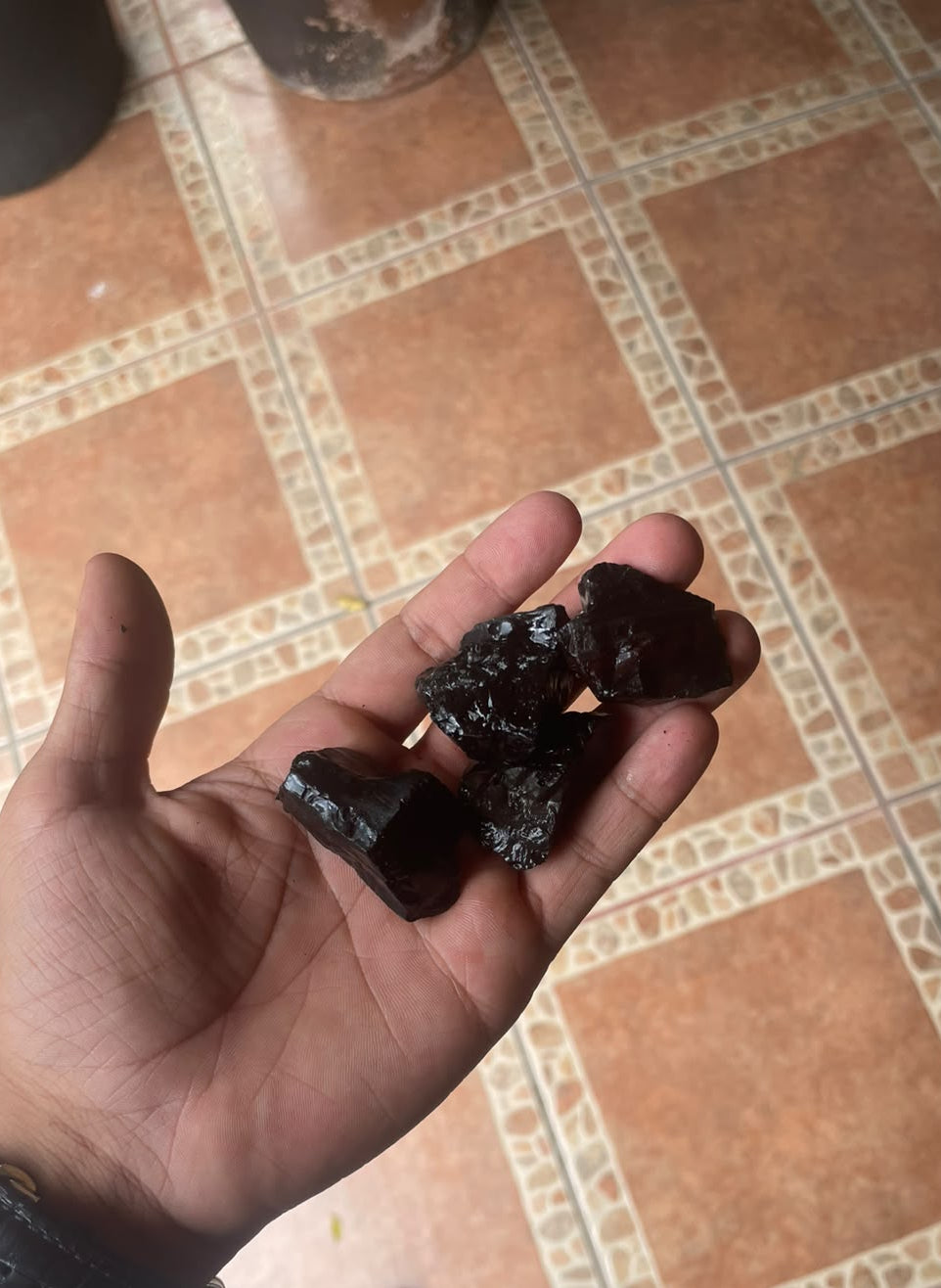 Piedra negra brillante Almendra · 30 kg